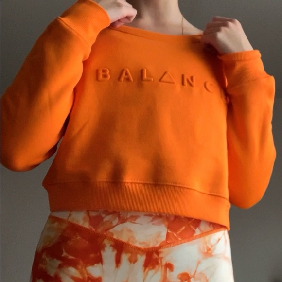 Balance Athletica Essence Crew - Mango - Picture 1 of 4